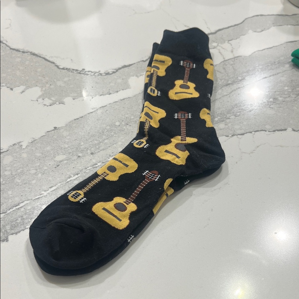 Black Guitar Pattern Men's Sock